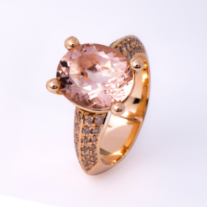 damenring, ring, schmuckring, morganith, beryll, diamanten, diamantring, goldring, roségold, goldschmuck, schmuckdesign, schmuckring, pavé, grifffassung, edelsteine, edelsteinschmuck, goldschmiede, juwelier, sahak, jewellery, zurich